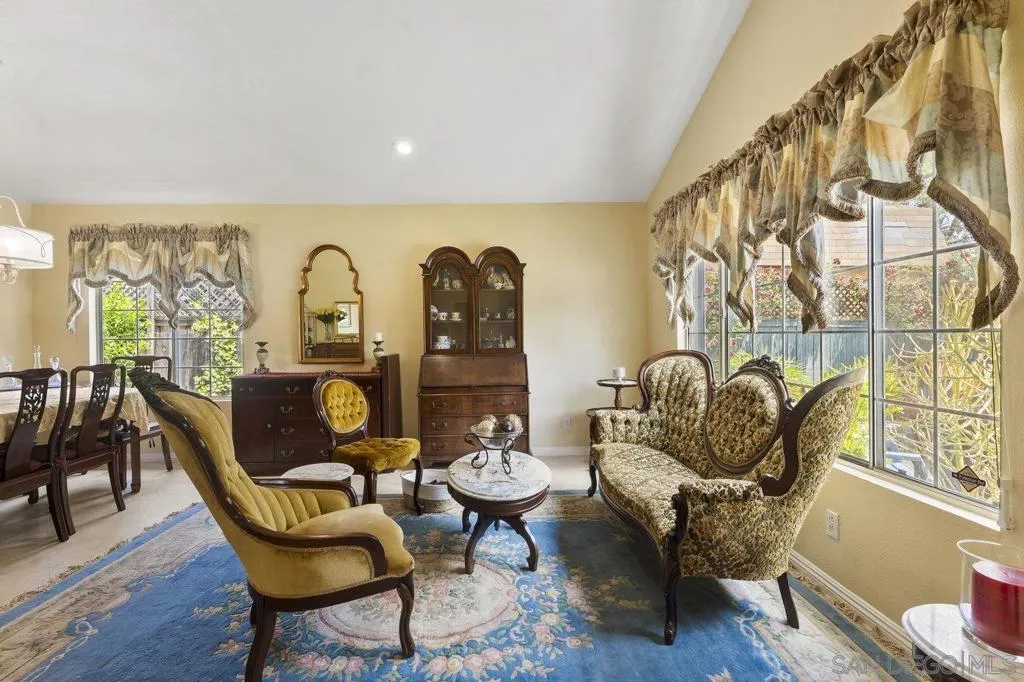 9942 Theresa Ln, Santee, California 92071 home-pic-4