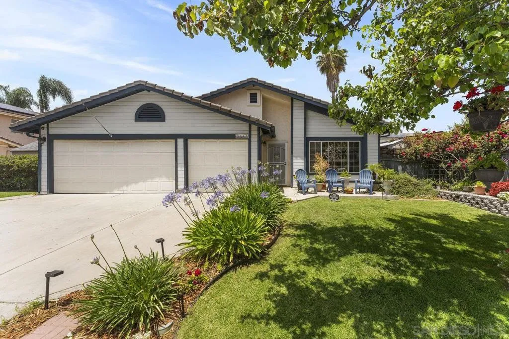9942 Theresa Ln, Santee, California 92071 home-pic-1