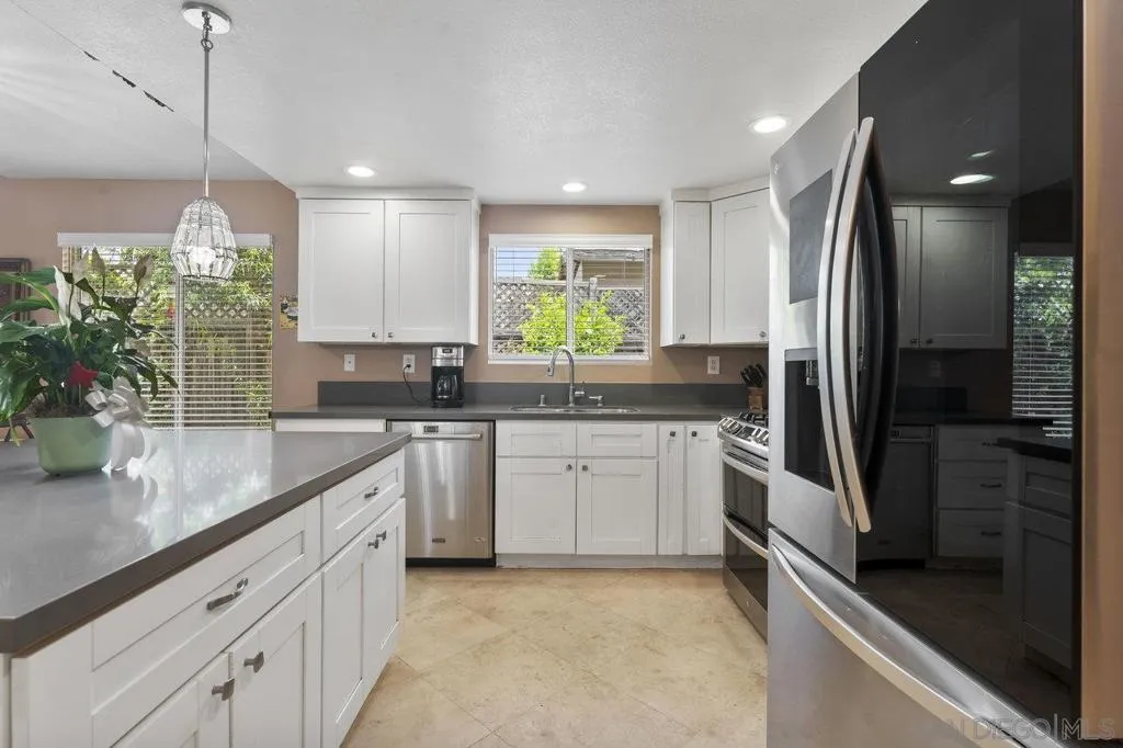 9942 Theresa Ln, Santee, California 92071 home-pic-9