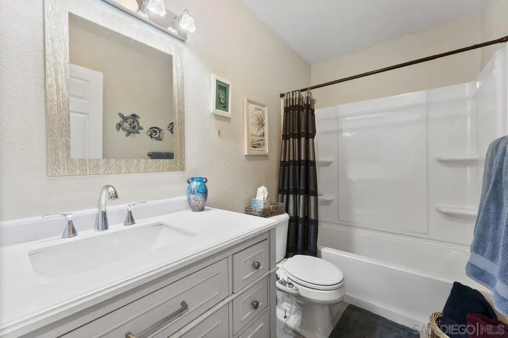 9942 Theresa Ln, Santee, California 92071 home-pic-22
