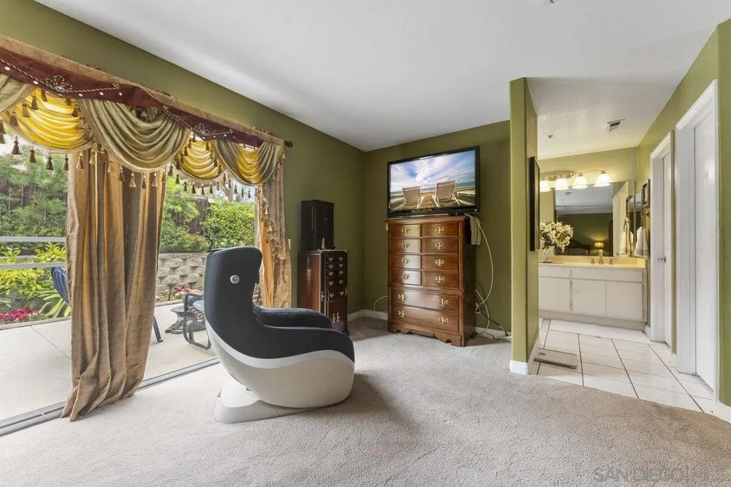 9942 Theresa Ln, Santee, California 92071 home-pic-18