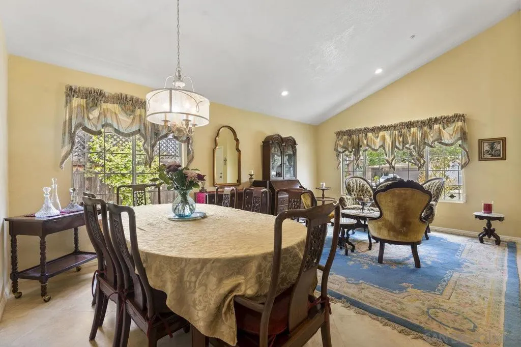 9942 Theresa Ln, Santee, California 92071 home-pic-7