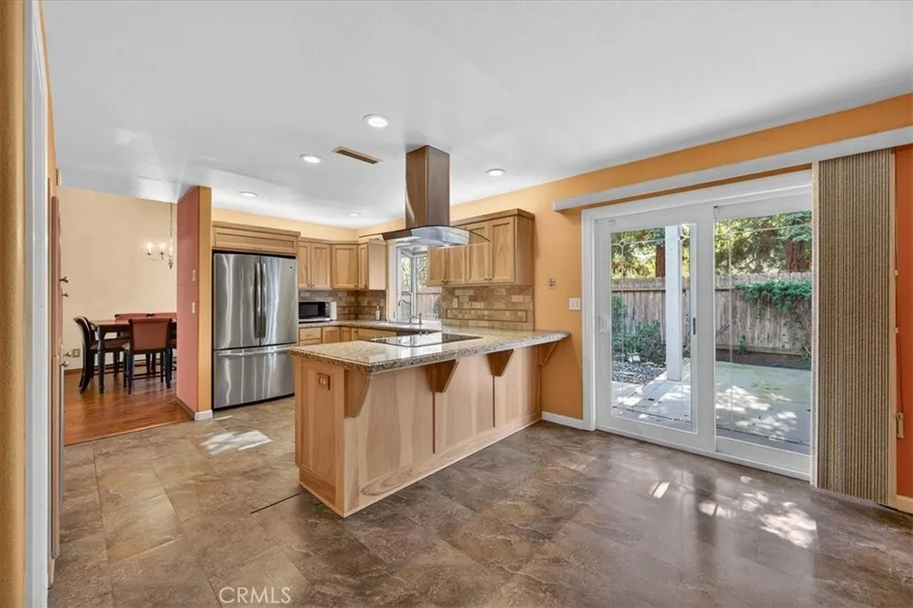 1881 E Frederick, Fresno, California 93720 home-pic-8