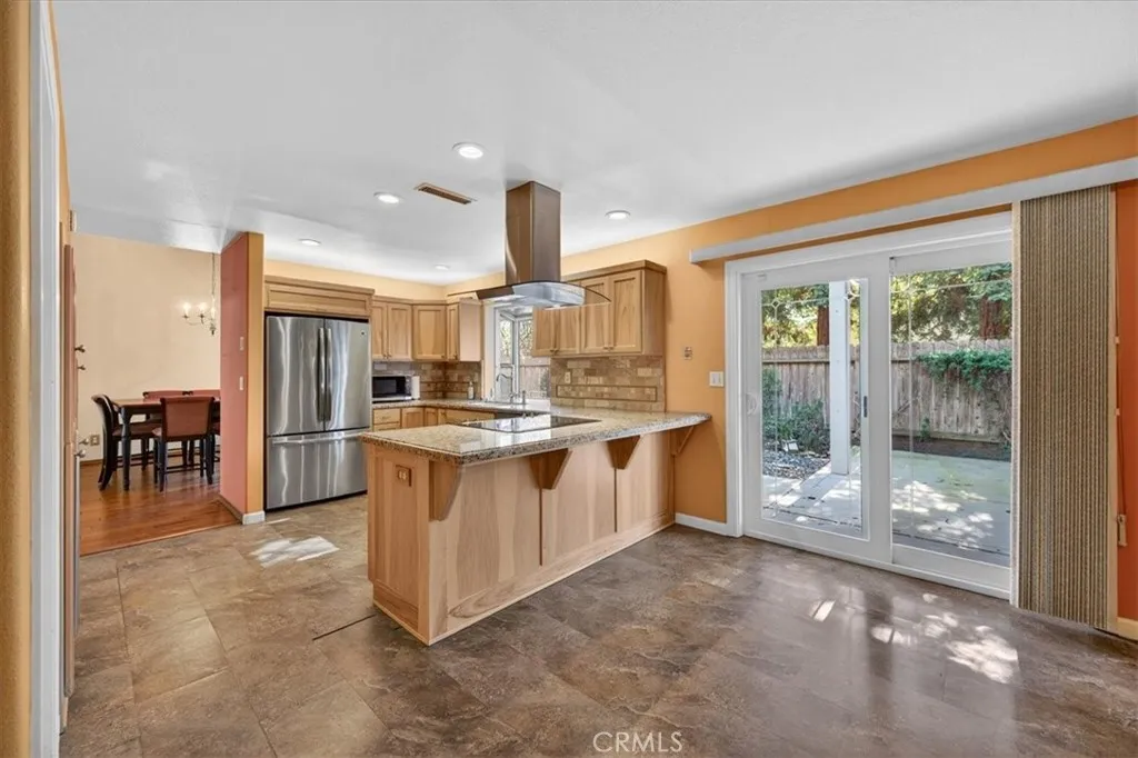 1881 E Frederick, Fresno, California 93720 home-pic-19