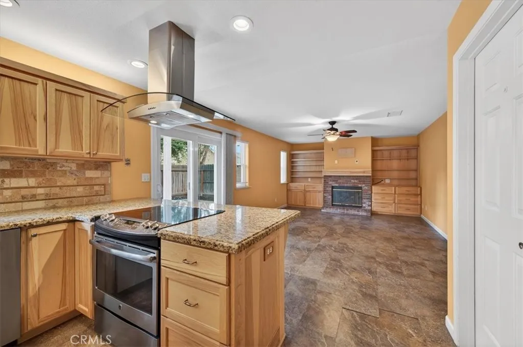 1881 E Frederick, Fresno, California 93720 home-pic-7