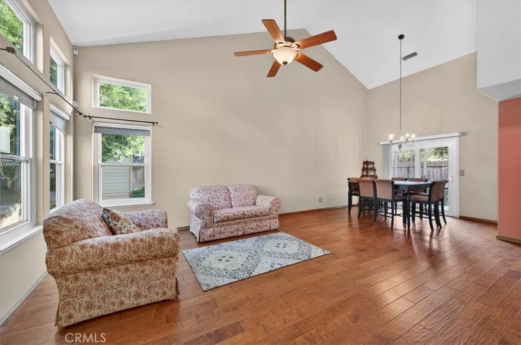 1881 E Frederick, Fresno, California 93720 home-pic-10