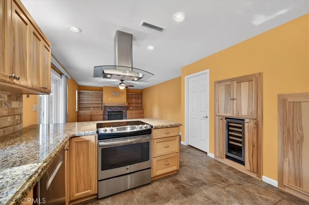 1881 E Frederick, Fresno, California 93720 home-pic-4