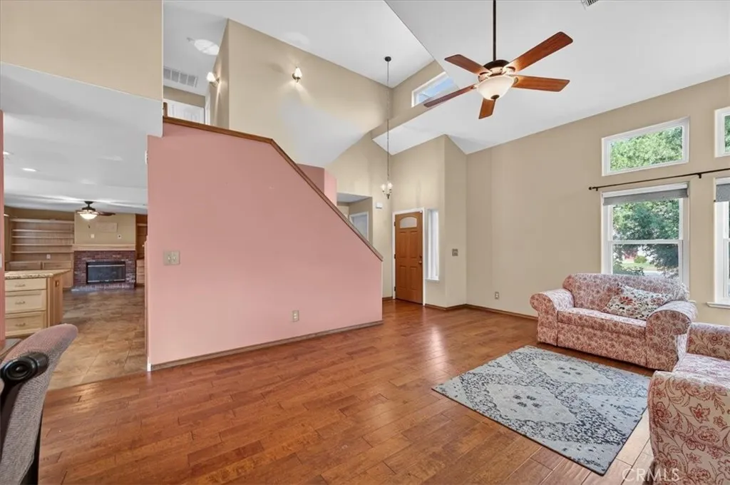 1881 E Frederick, Fresno, California 93720 home-pic-13