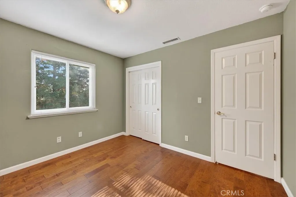 1881 E Frederick, Fresno, California 93720 home-pic-28