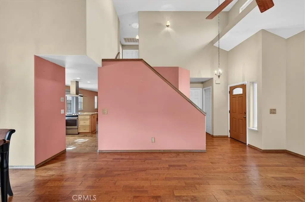 1881 E Frederick, Fresno, California 93720 home-pic-12