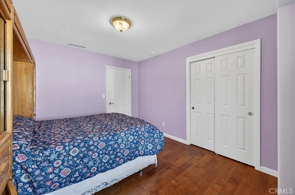 1881 E Frederick, Fresno, California 93720 home-pic-22