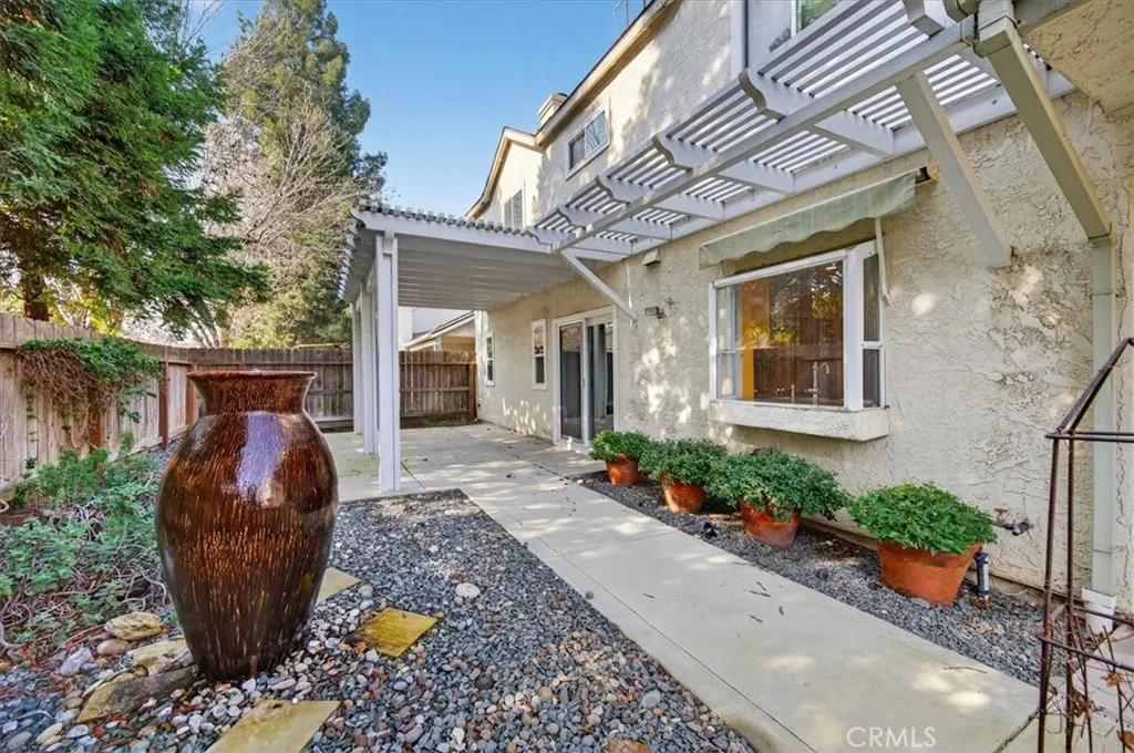 1881 E Frederick, Fresno, California 93720 home-pic-42