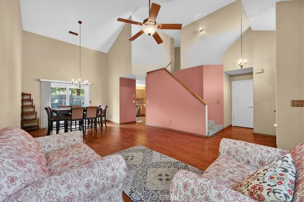 1881 E Frederick, Fresno, California 93720 home-pic-11