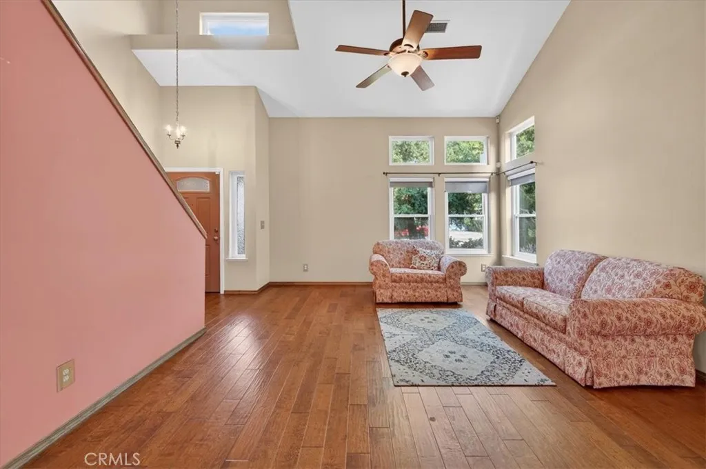1881 E Frederick, Fresno, California 93720 home-pic-15
