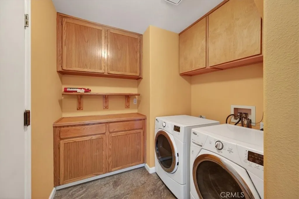 1881 E Frederick, Fresno, California 93720 home-pic-20