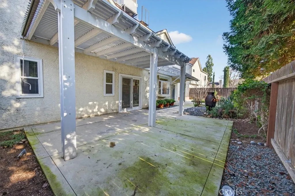 1881 E Frederick, Fresno, California 93720 home-pic-35