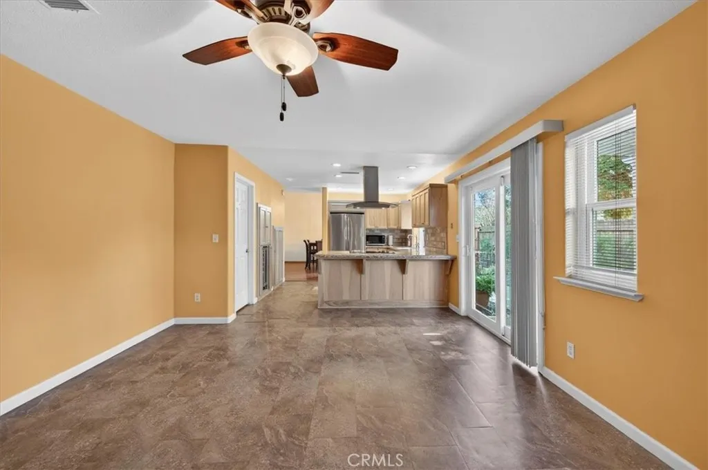 1881 E Frederick, Fresno, California 93720 home-pic-18