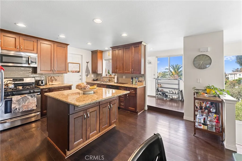 121 La Ronda, San Clemente, California 92672 home-pic-11