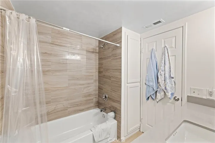 B Hall Bath
