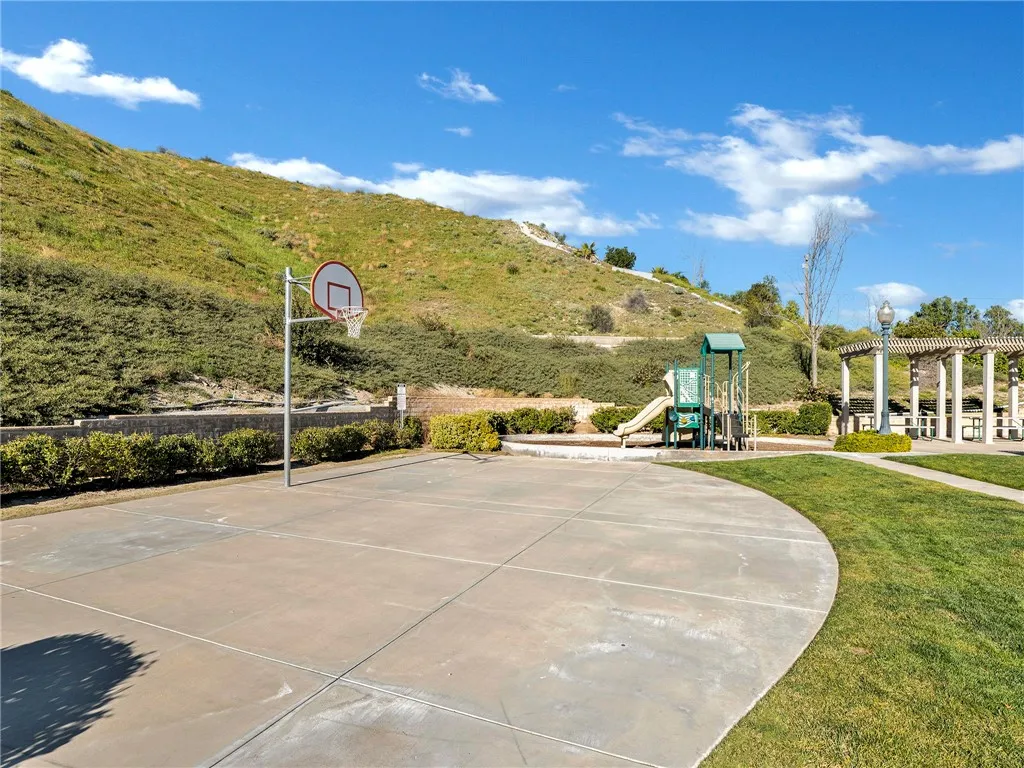 28040 Catherine, Canyon Country, California 91351 home-pic-33