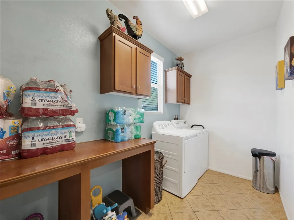 28040 Catherine, Canyon Country, California 91351 home-pic-28