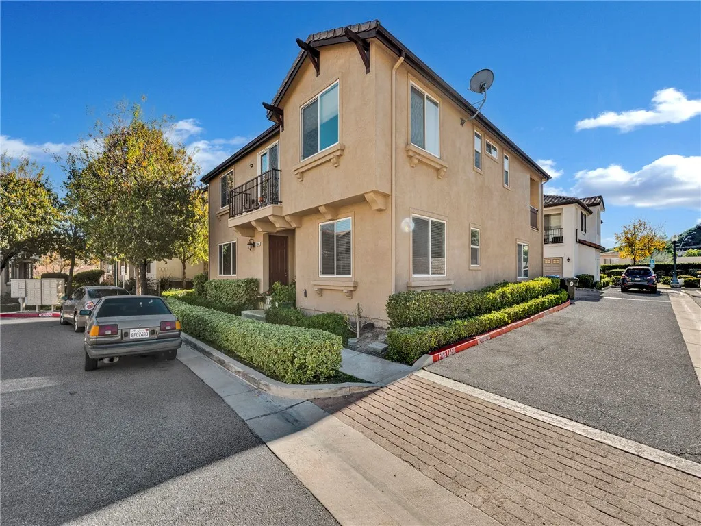 28040 Catherine, Canyon Country, California 91351 home-pic-2