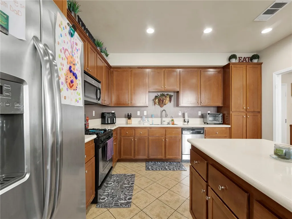 28040 Catherine, Canyon Country, California 91351 home-pic-11