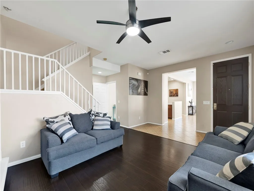 28040 Catherine, Canyon Country, California 91351 home-pic-7