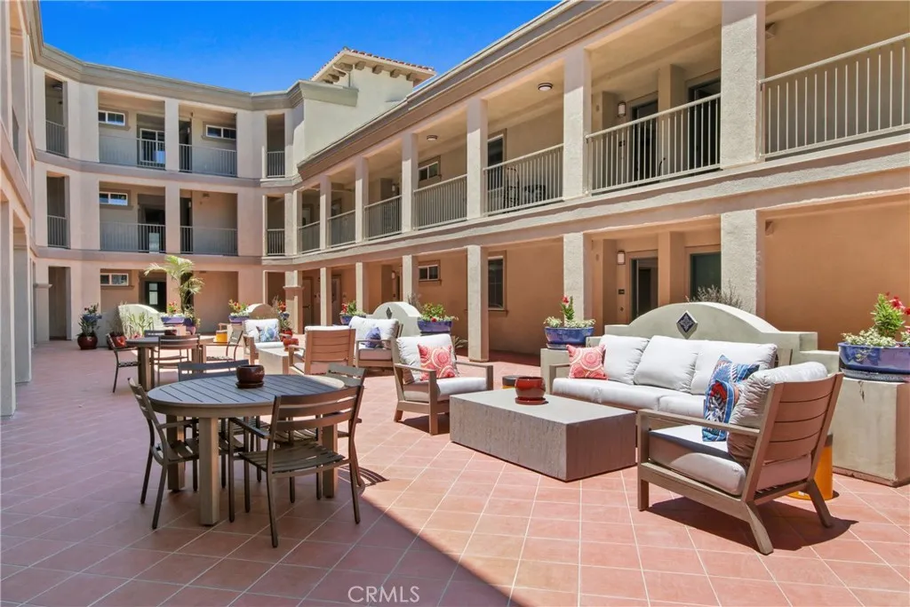 927 Deep Valley Drive 124, Rolling Hills Estates, California 90274 home-pic-1