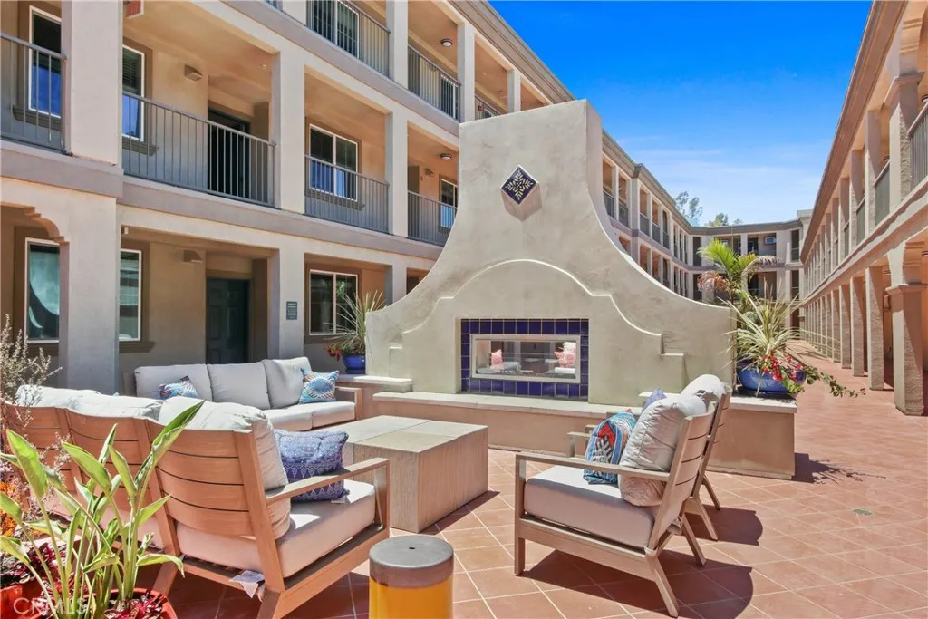 927 Deep Valley Drive 124, Rolling Hills Estates, California 90274 home-pic-17