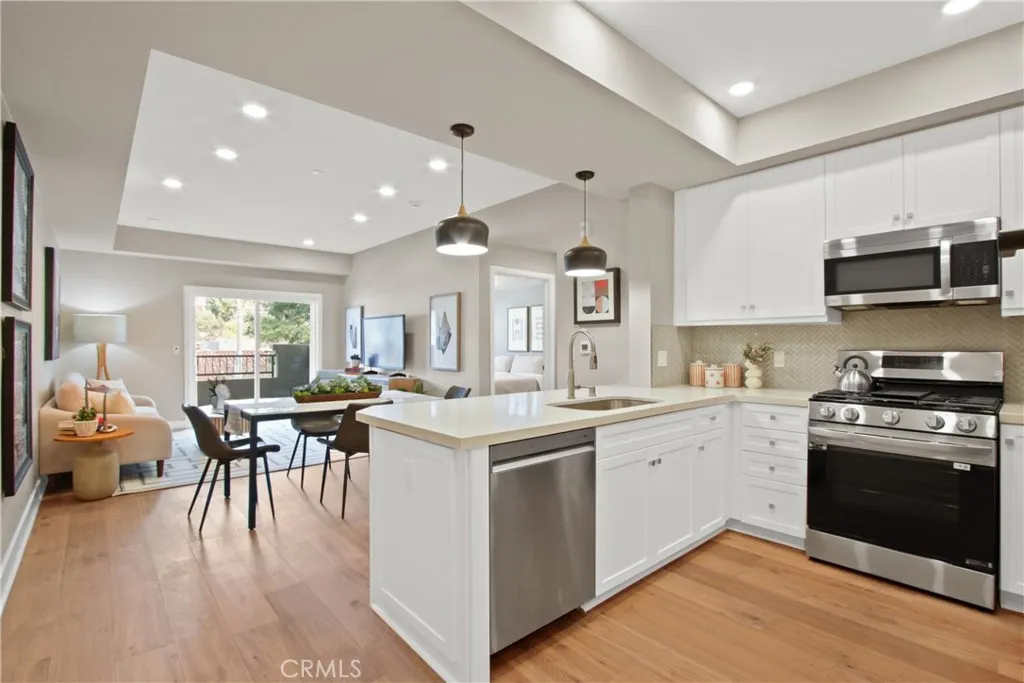 927 Deep Valley Drive 124, Rolling Hills Estates, California 90274 home-pic-11