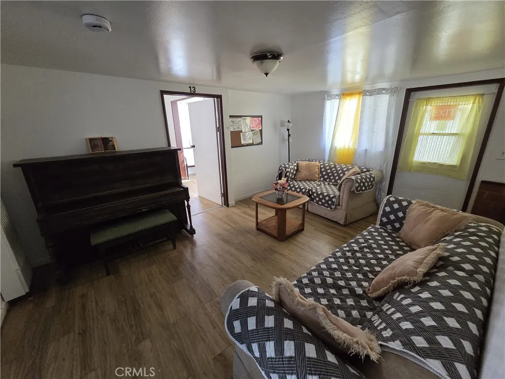 397 E Main, San Jacinto, California 92583 home-pic-12
