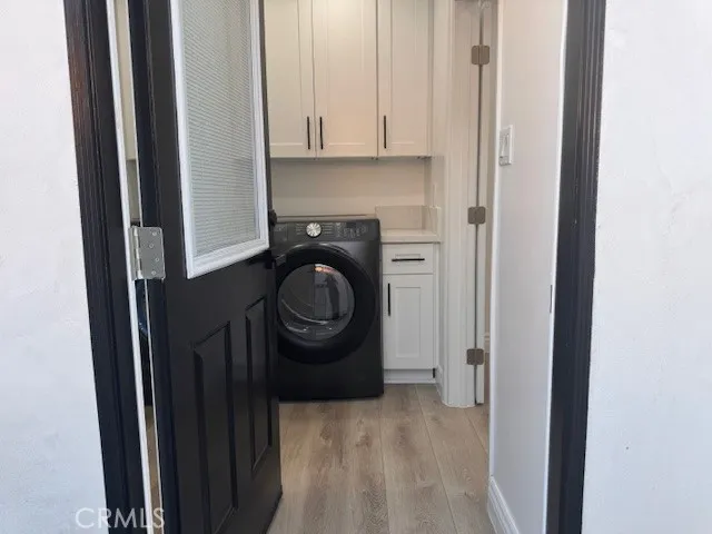 Side walkway door into mud room