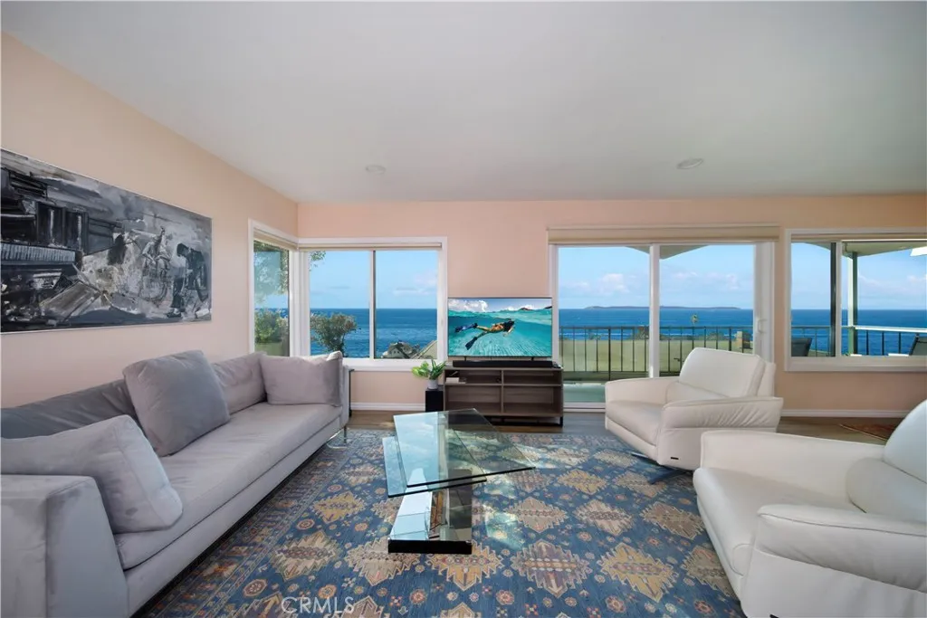 240 Moss 13, Laguna Beach, California 92651 home-pic-1