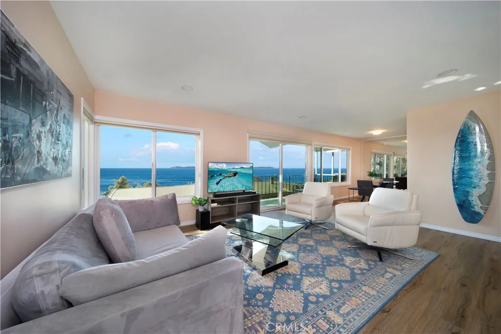 240 Moss 13, Laguna Beach, California 92651 home-pic-2