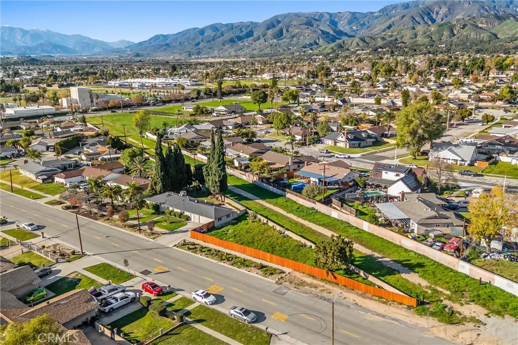 25820 Date Street E, San Bernardino, California 92404 home-pic-48