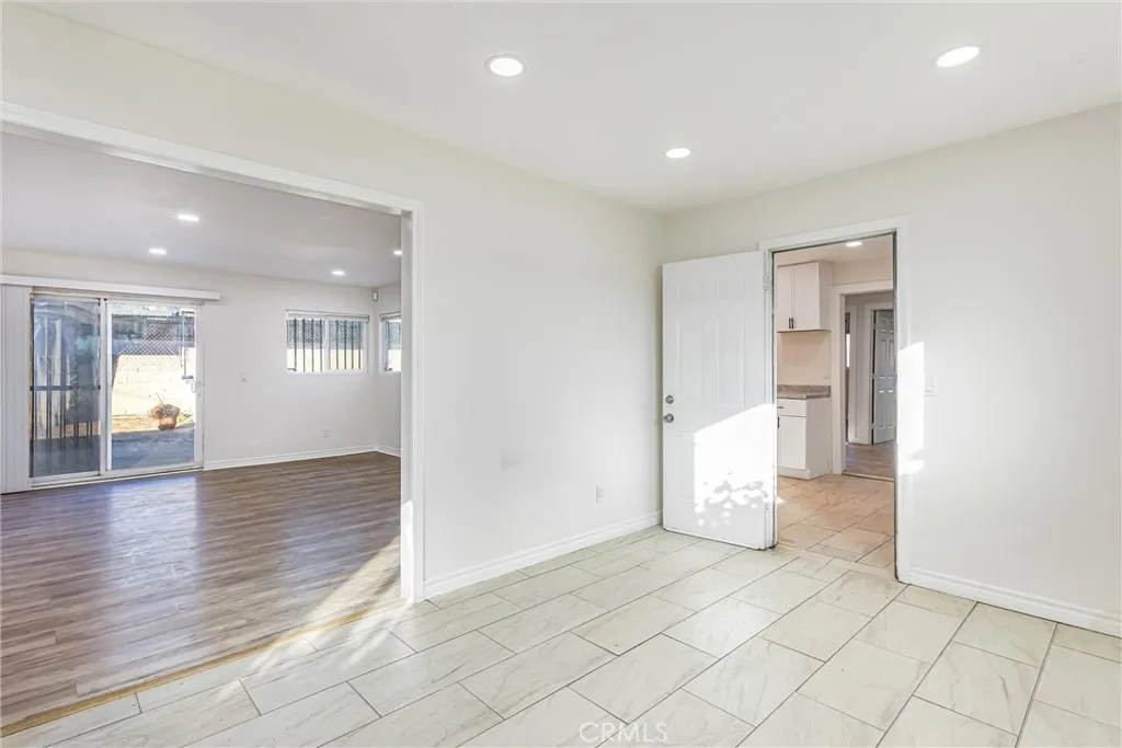 25820 Date Street E, San Bernardino, California 92404 home-pic-11