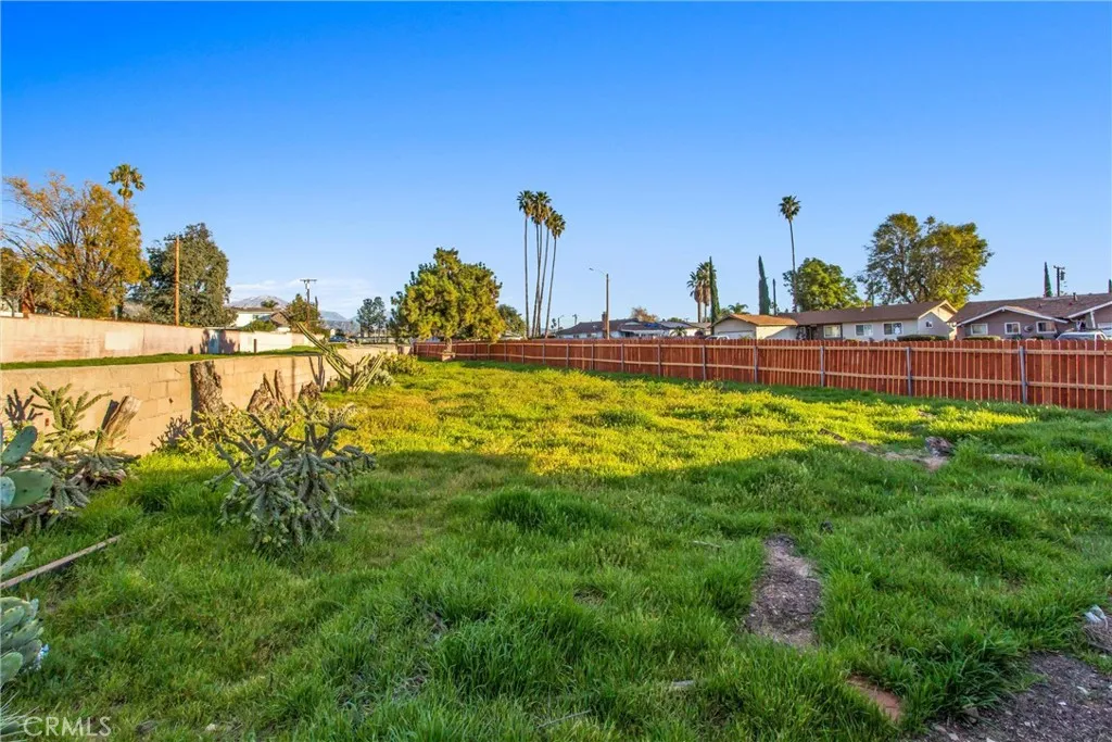 25820 Date Street E, San Bernardino, California 92404 home-pic-32