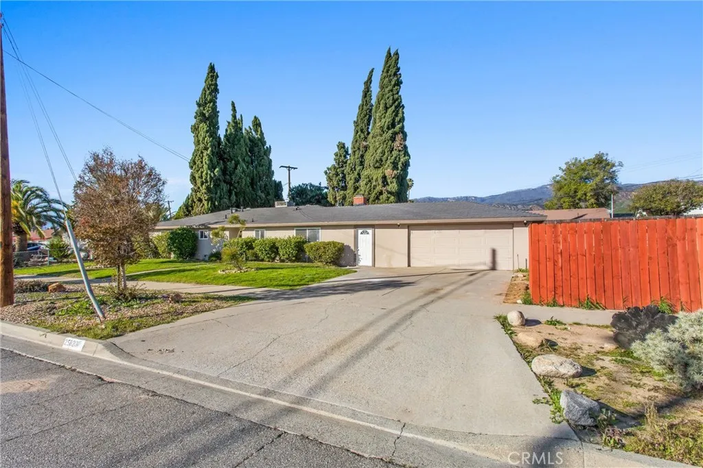 25820 Date Street E, San Bernardino, California 92404 home-pic-4