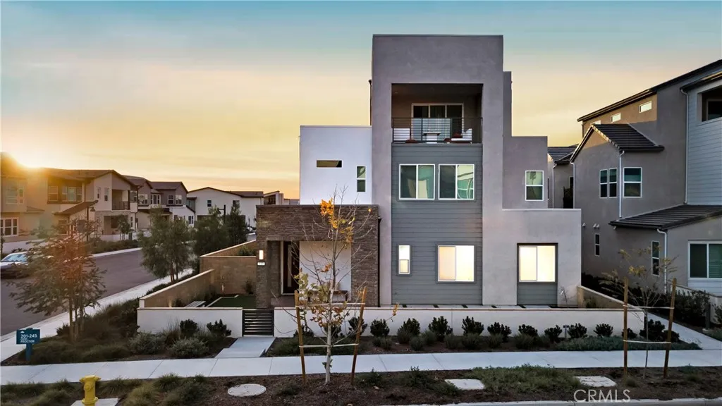 113 Junco, Irvine, California 92618 home-pic-1