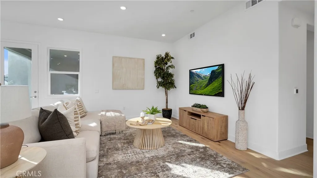 113 Junco, Irvine, California 92618 home-pic-10