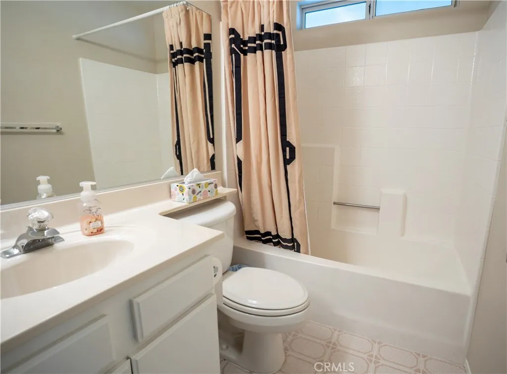 28050 Bavaria Drive, Menifee, California 92585 home-pic-11