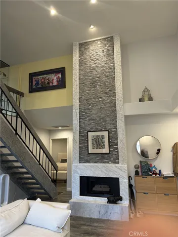 Living w/ Fireplace