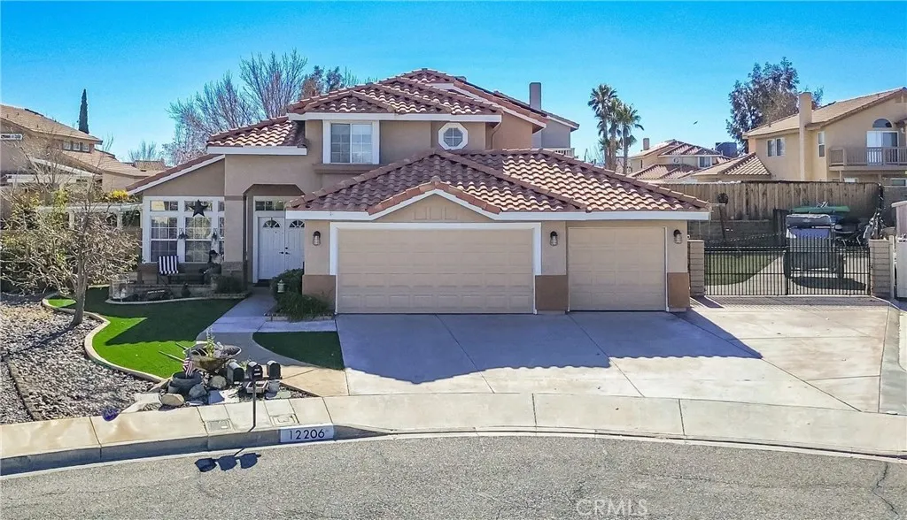 12206 San Ysidro St., Victorville, California 92392 home-pic-1