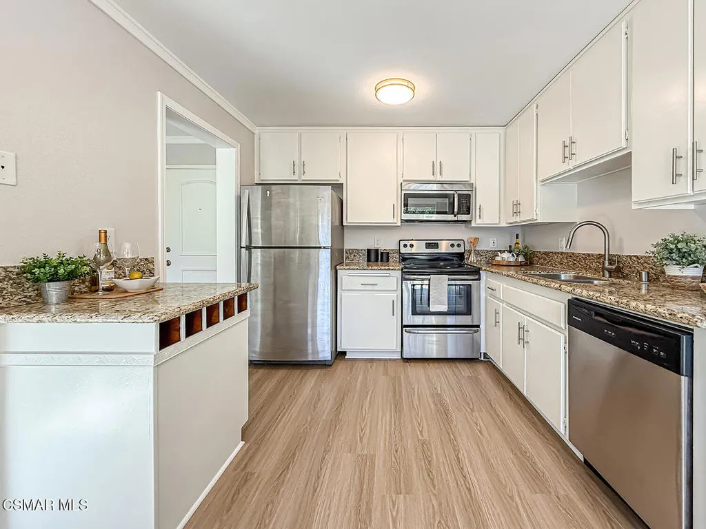291 Sequoia Court 25, Thousand Oaks, California 91360 home-pic-11