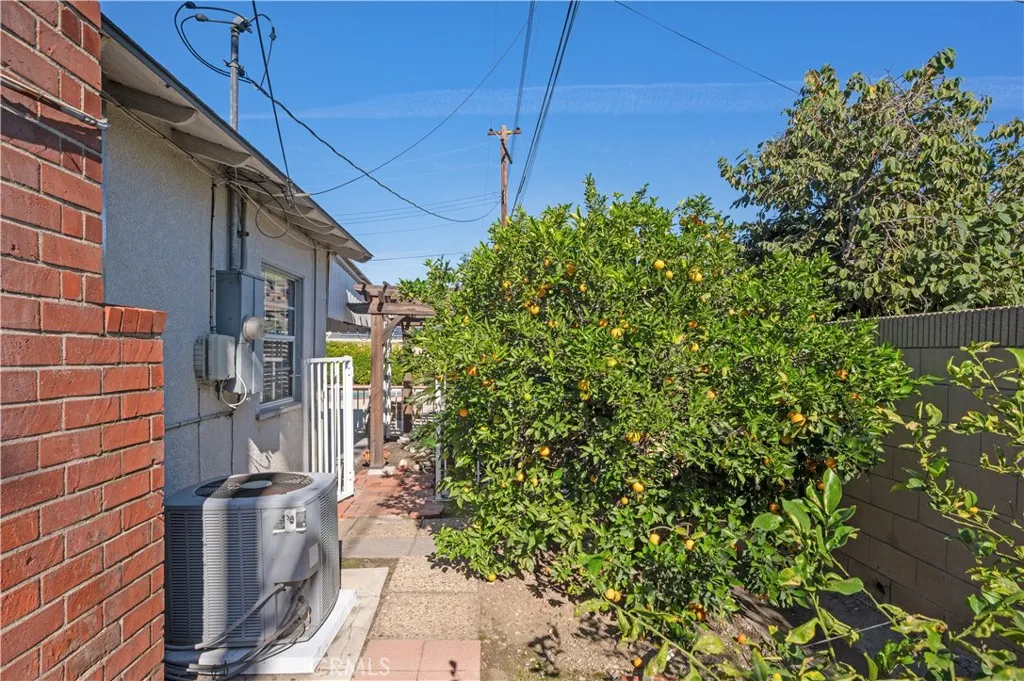 119 W Gladstone, Glendora, California 91740 home-pic-47