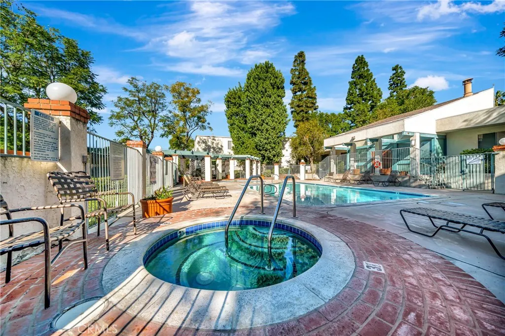 5700 Etiwanda Avenue 280, Tarzana, California 91356 home-pic-31