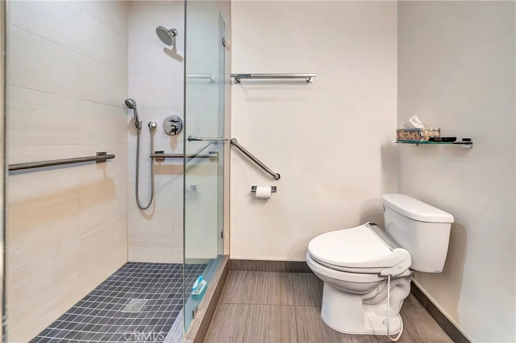 5700 Etiwanda Avenue 280, Tarzana, California 91356 home-pic-17