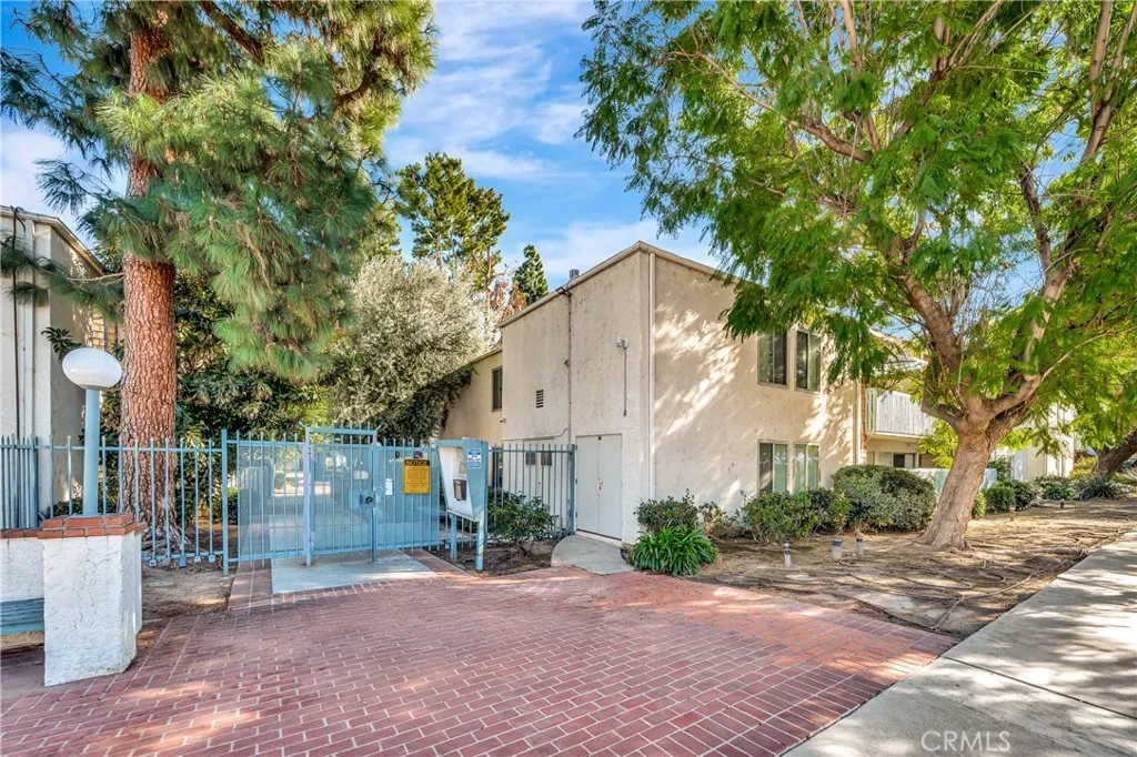 5700 Etiwanda Avenue 280, Tarzana, California 91356 home-pic-1