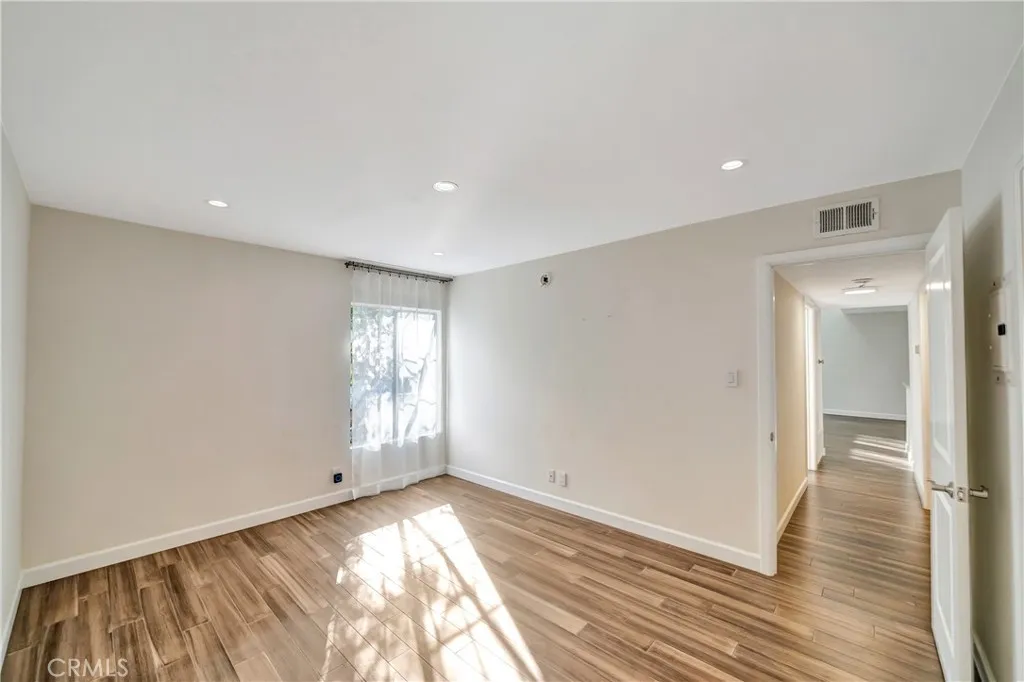 5700 Etiwanda Avenue 280, Tarzana, California 91356 home-pic-13